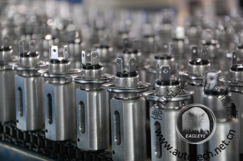 汽车卤素灯自动装头设备